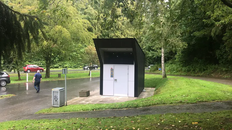 Toiletbygning leveret af Flex Modul til restepladsen i Boserup