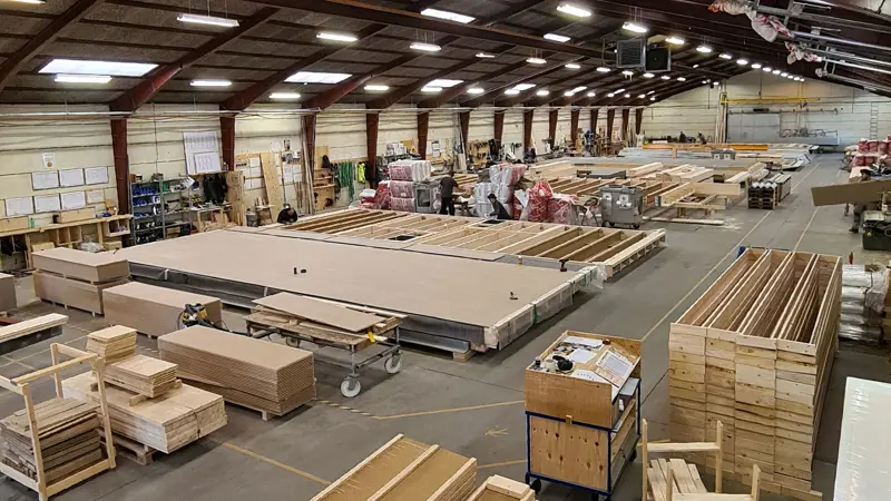 Bæredygtig modulbyggeri, gulvhallen i produktionen hos Flex Modul